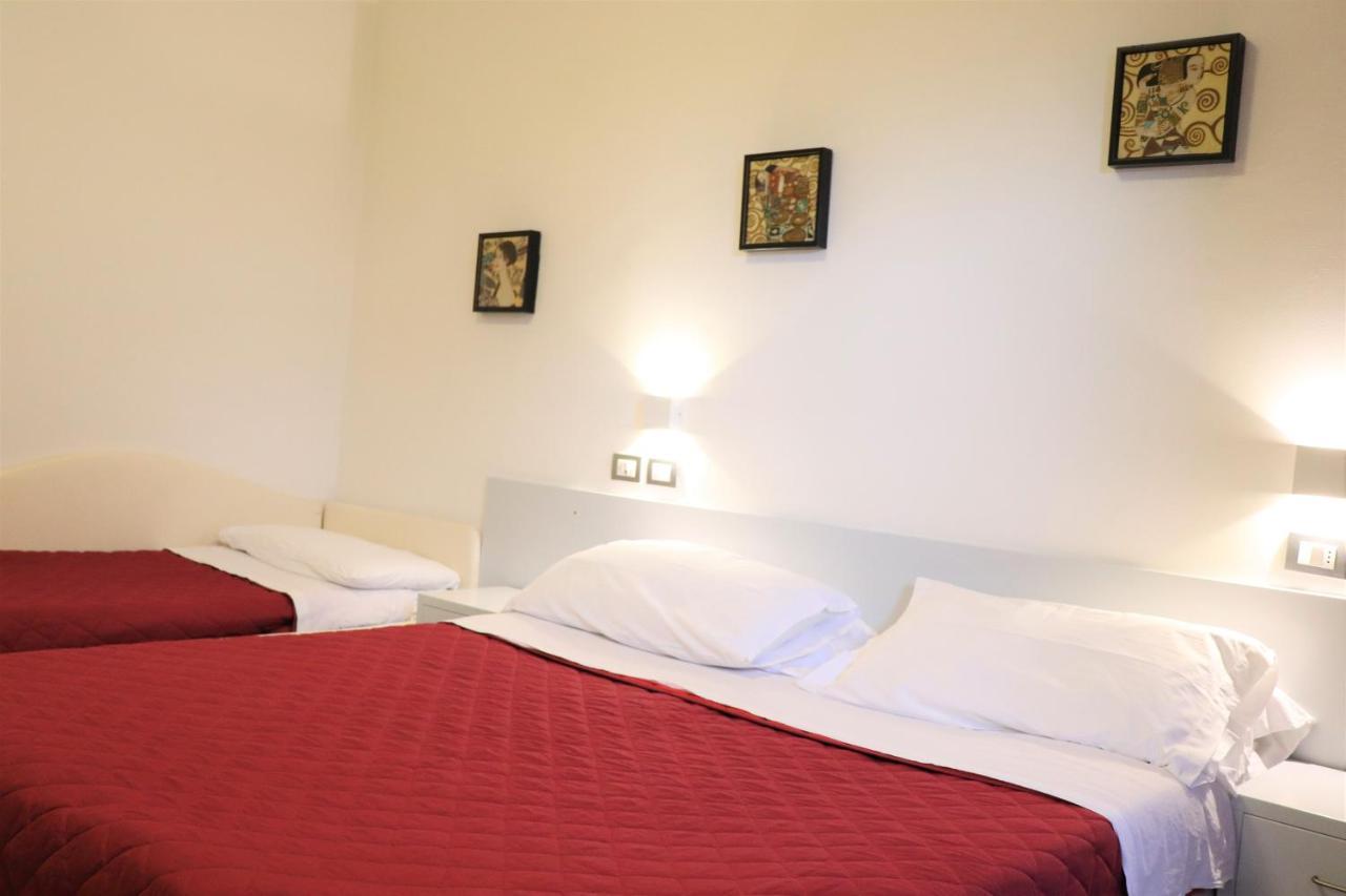 Hotel Morolli Rimini Exteriör bild