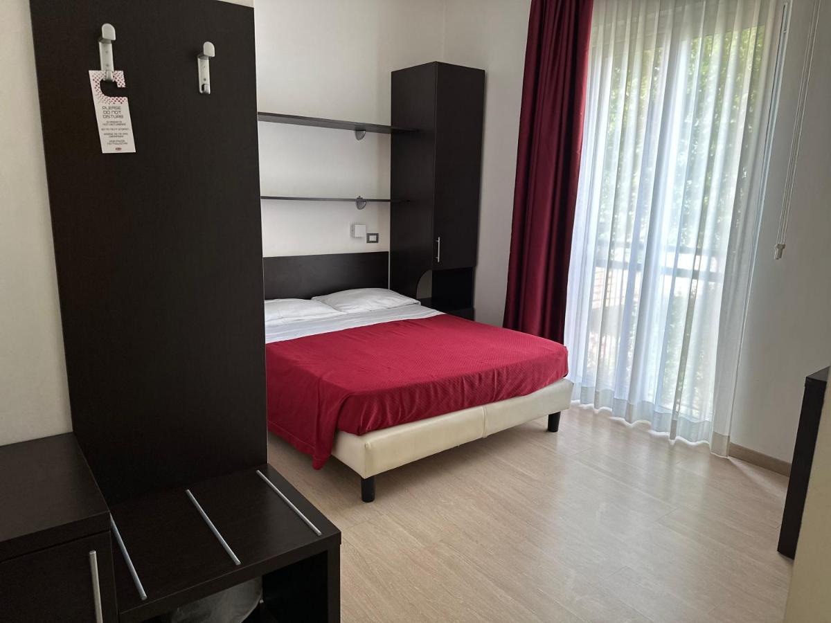 Hotel Morolli Rimini Exteriör bild