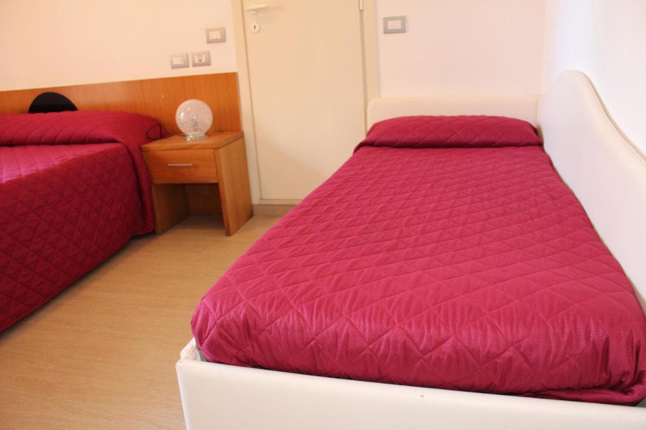 Hotel Morolli Rimini Exteriör bild
