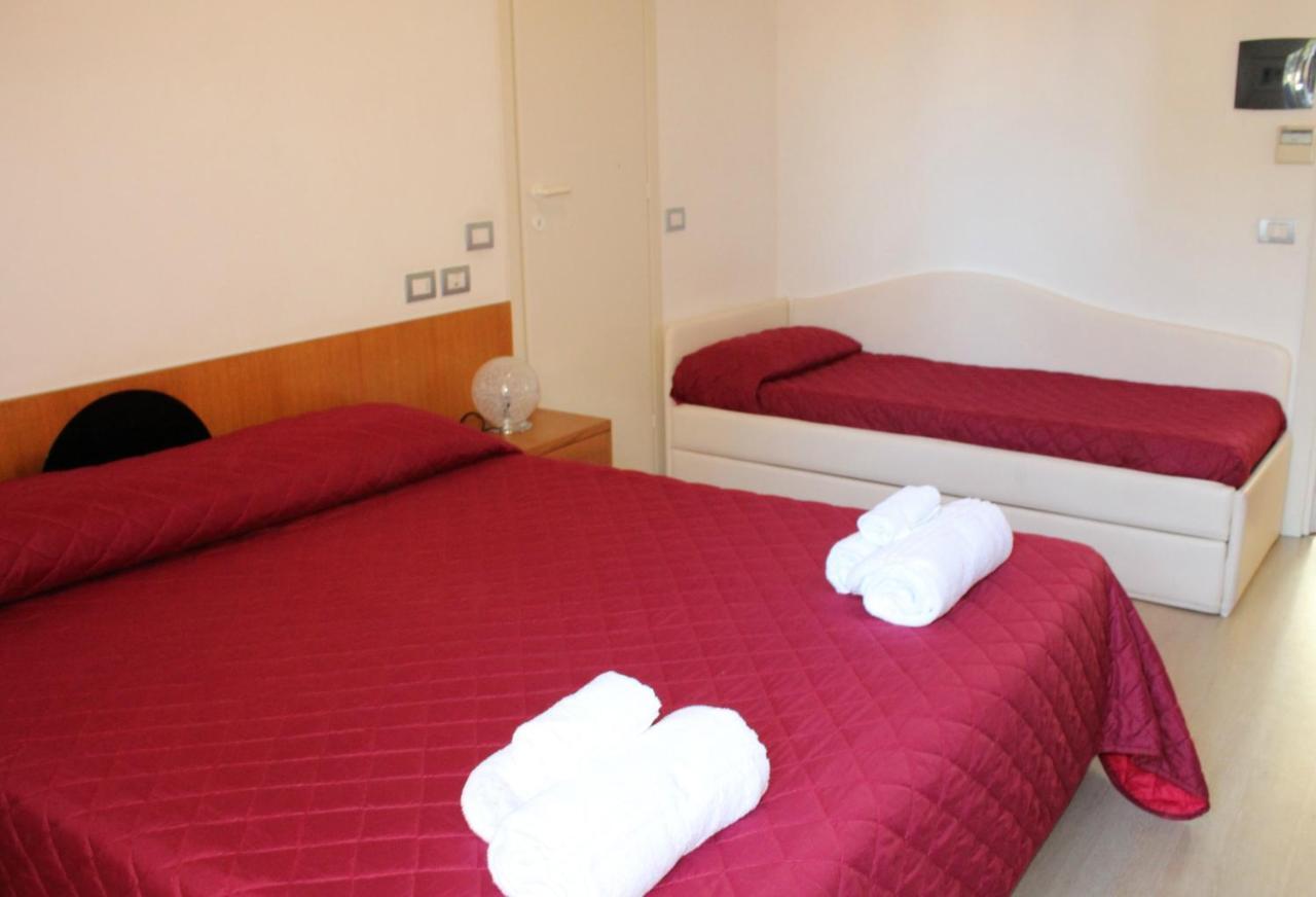 Hotel Morolli Rimini Exteriör bild