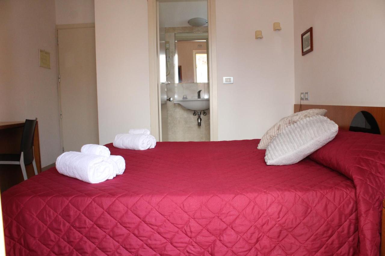 Hotel Morolli Rimini Exteriör bild