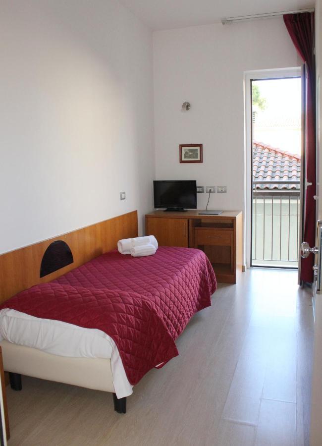 Hotel Morolli Rimini Exteriör bild